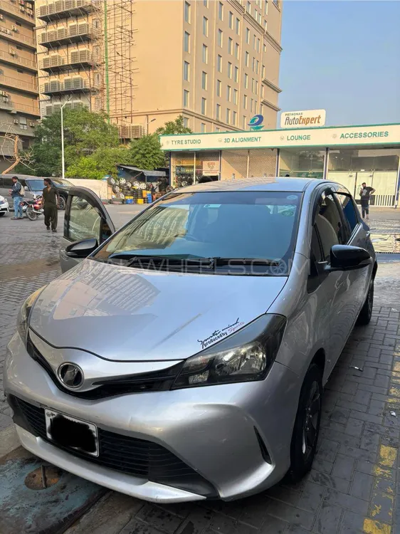Toyota Vitz 2015 for Sale in Lahore Image-1