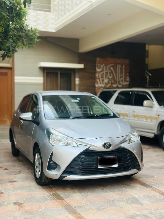 Toyota Vitz 2018 for Sale in Karachi Image-1