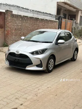 Toyota Yaris Hatchback X 2022