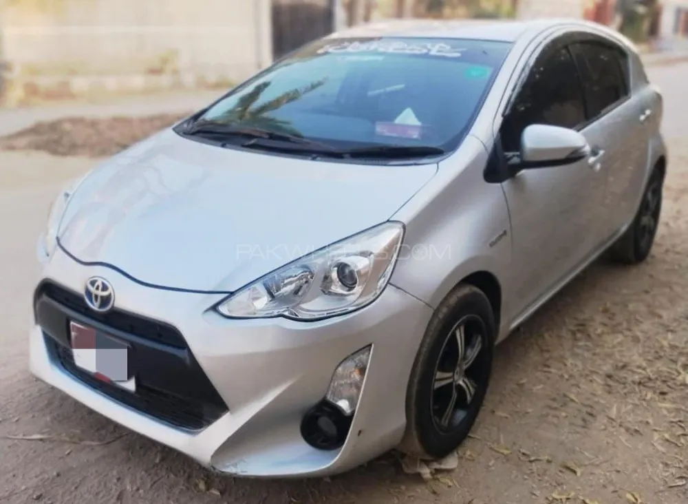 Toyota Aqua 2015 for Sale in Karachi Image-1