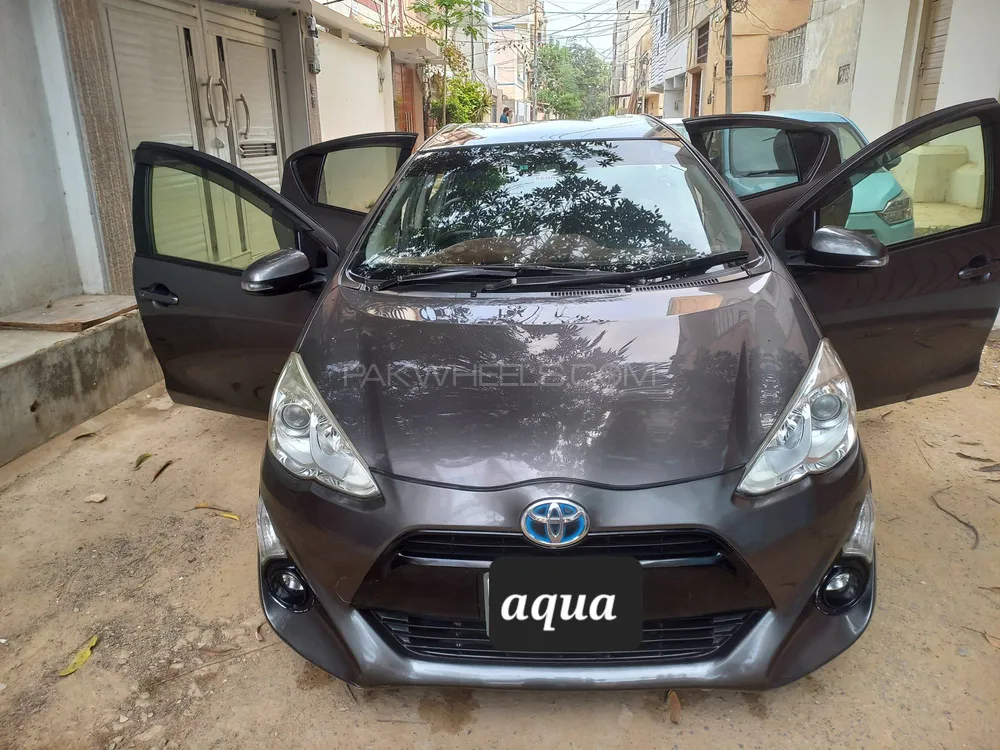 Toyota Aqua 2016 for Sale in Karachi Image-1