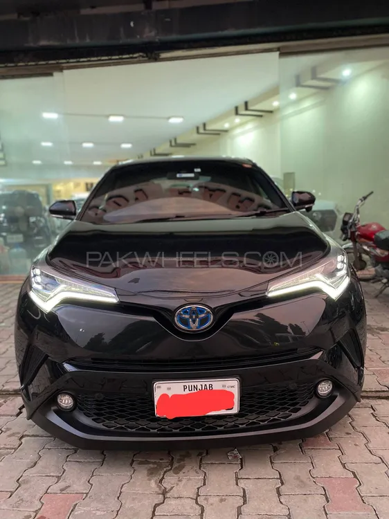 Toyota C-HR 2018 for Sale in Lahore Image-1