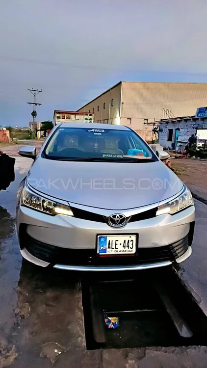 Toyota Corolla 2018 for Sale in Islamabad Image-1