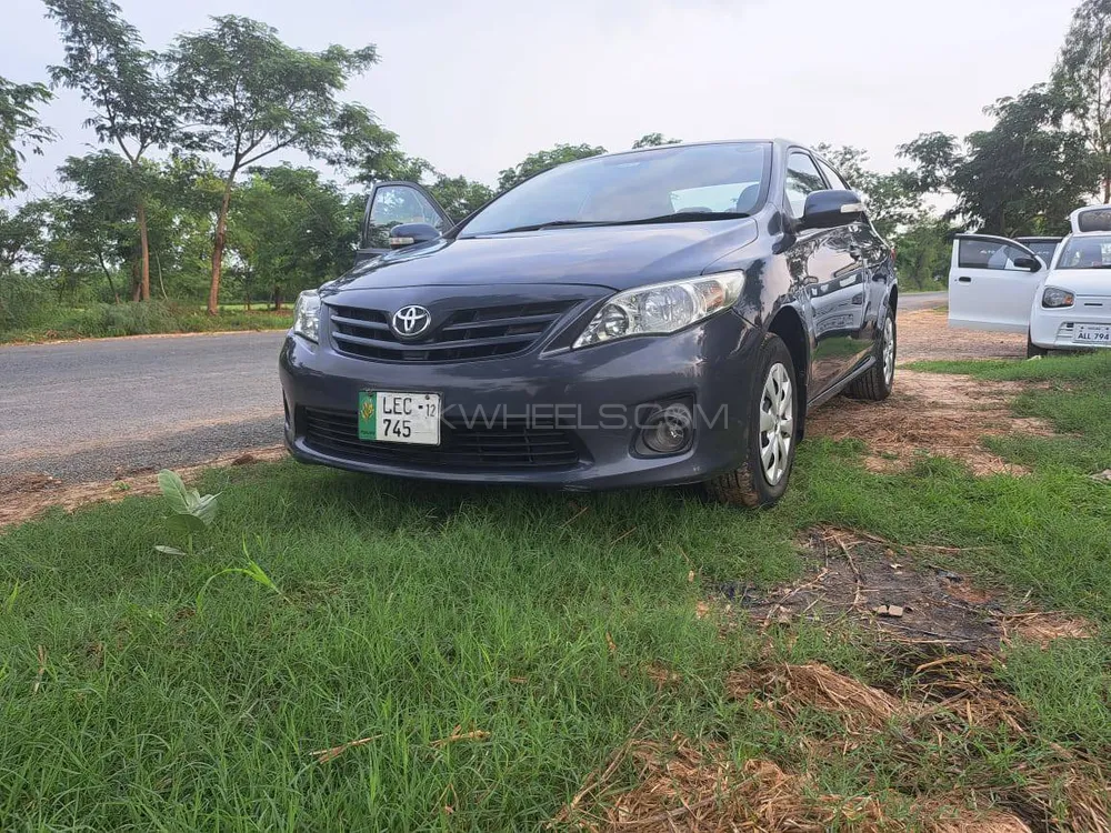 Toyota Corolla 2012 for Sale in Kot Momin Image-1