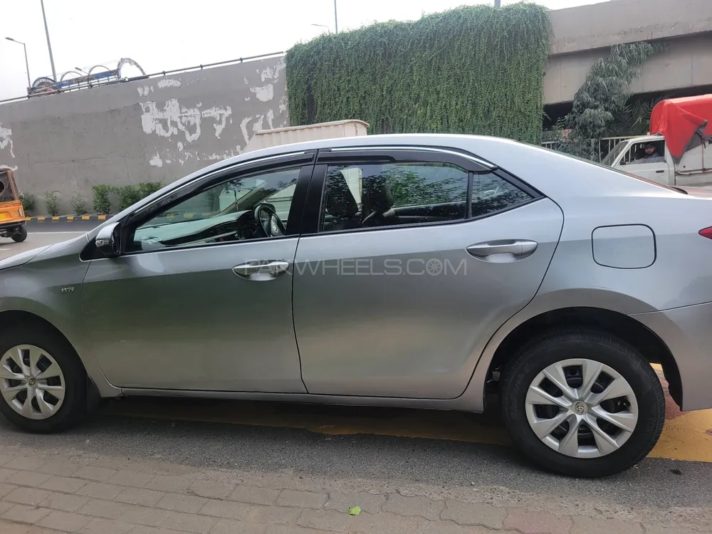 Toyota Corolla 2016 for Sale in Lahore Image-1