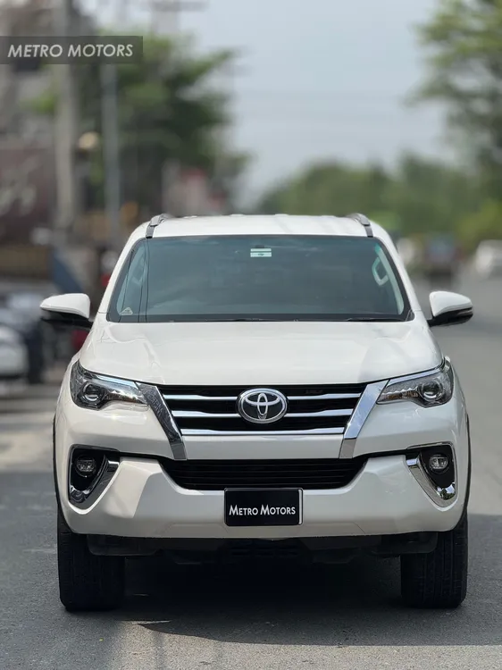 Toyota Fortuner 2020 for Sale in Lahore Image-1
