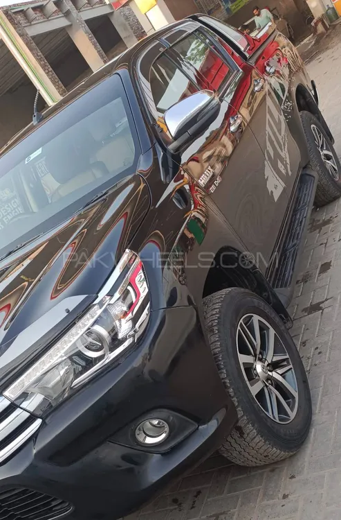 Toyota Hilux 2021 for Sale in Lahore Image-1