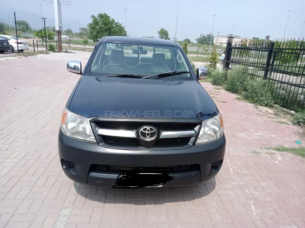 Toyota Hilux 2007 for Sale in Islamabad Image-1