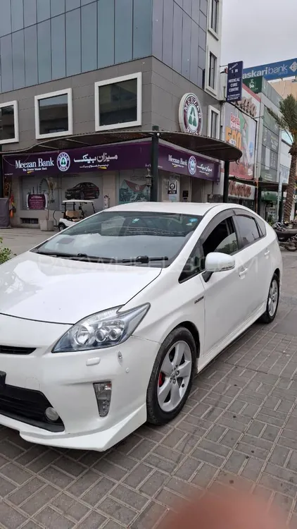 Toyota Prius 2013 for Sale in Karachi Image-1