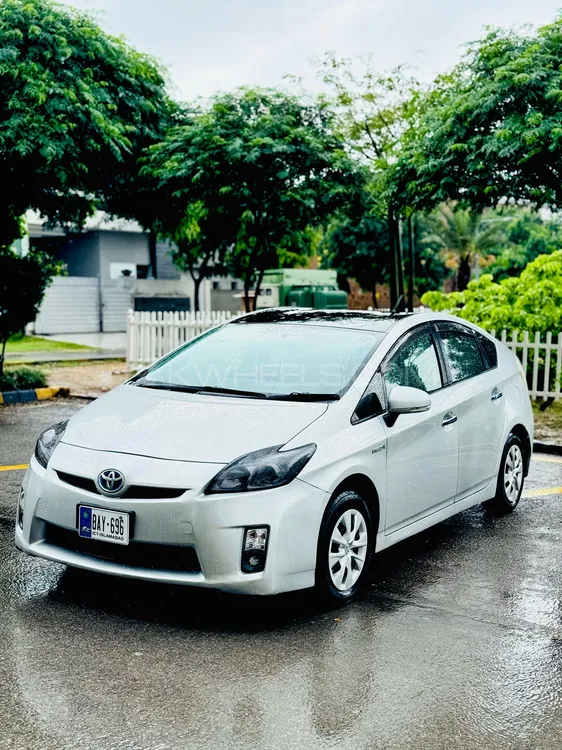 Toyota Prius 2009 for Sale in Islamabad Image-1