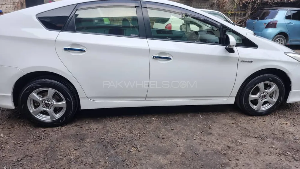 Toyota Prius 2012 for Sale in Peshawar Image-1