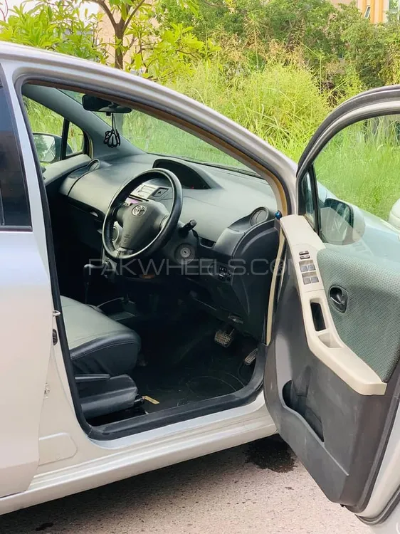 Toyota Vitz 2006 for Sale in Islamabad Image-1