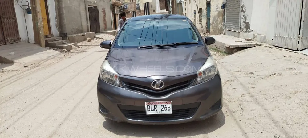 Toyota Vitz 2014 for Sale in Multan Image-1