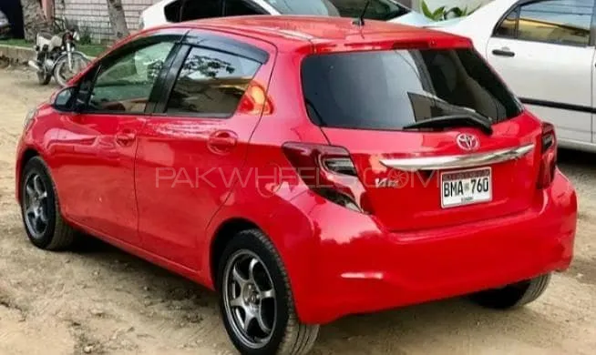 Toyota Vitz 2014 for Sale in Karachi Image-1