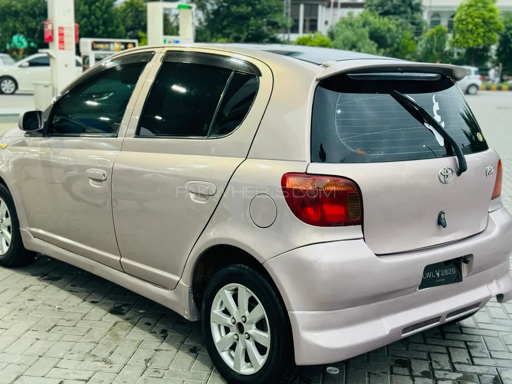 Toyota Vitz 2001 for Sale in Peshawar Image-1
