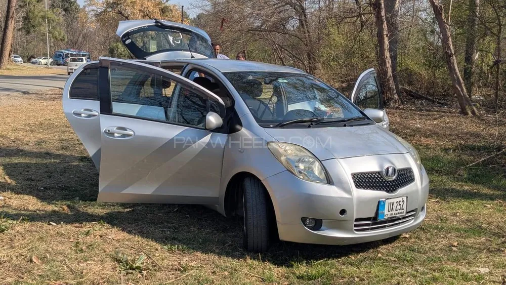 Toyota Vitz 2007 for Sale in Islamabad Image-1
