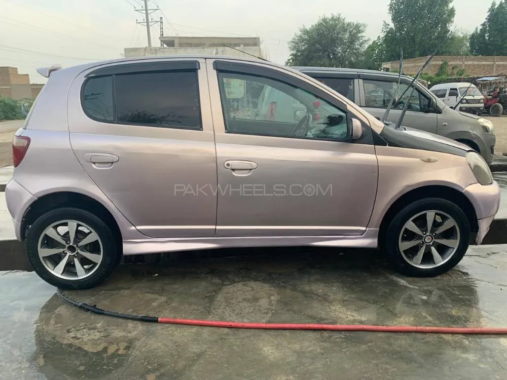 Toyota Vitz 2001 for Sale in Dera ismail khan Image-1