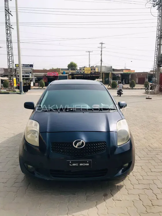 Toyota Vitz 2006 for Sale in Lahore Image-1