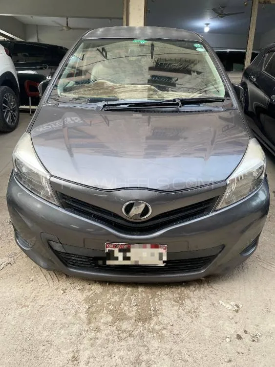 Toyota Vitz 2014 for Sale in Karachi Image-1