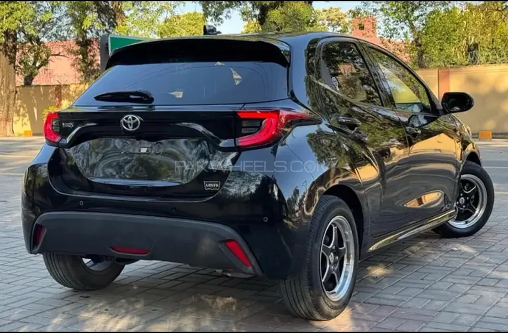 Toyota Yaris Hatchback 2021 for Sale in Sialkot Toyota Yaris Hatchback 2021 for Sale in Sialkot Image-9