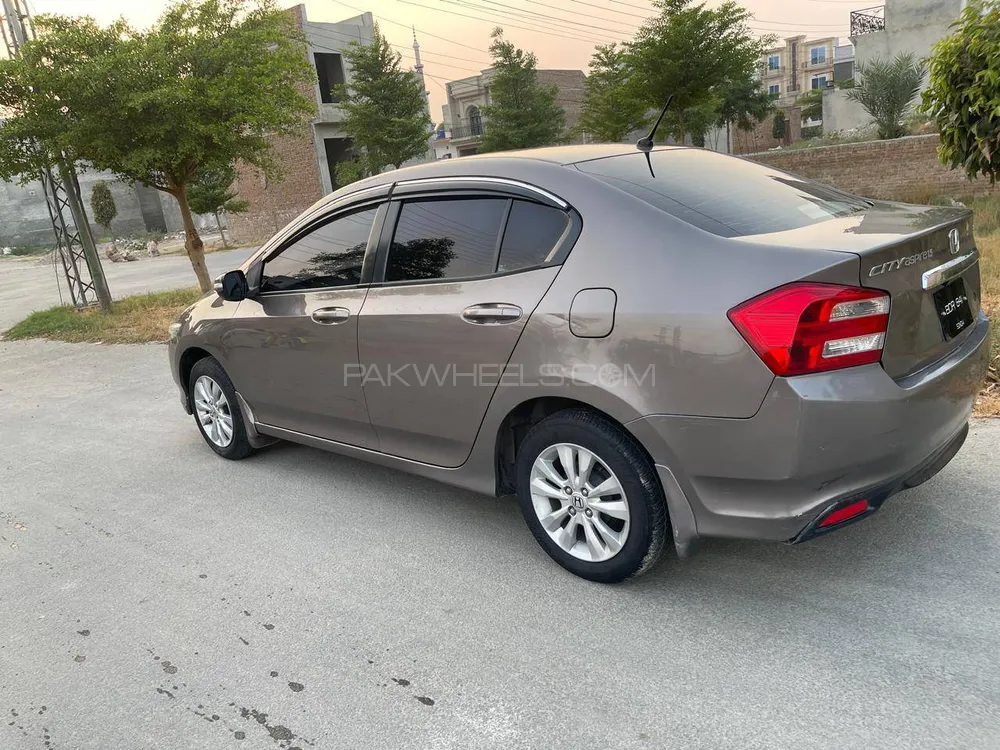 Honda City 2015 for Sale in Dunia Pur Image-1