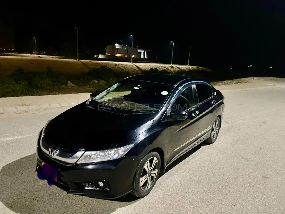 Honda Grace Hybrid 2014 for Sale in Karachi Image-1