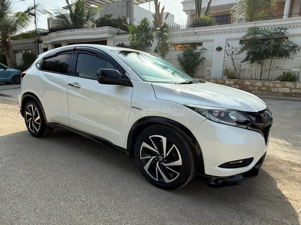 Honda Vezel 2016 for Sale in Karachi Image-1