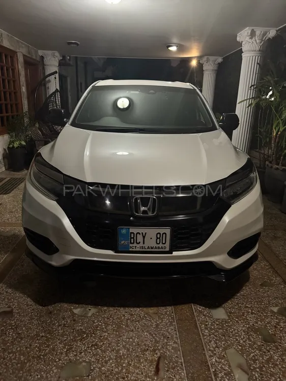 Honda Vezel 2018 for Sale in Islamabad Image-1