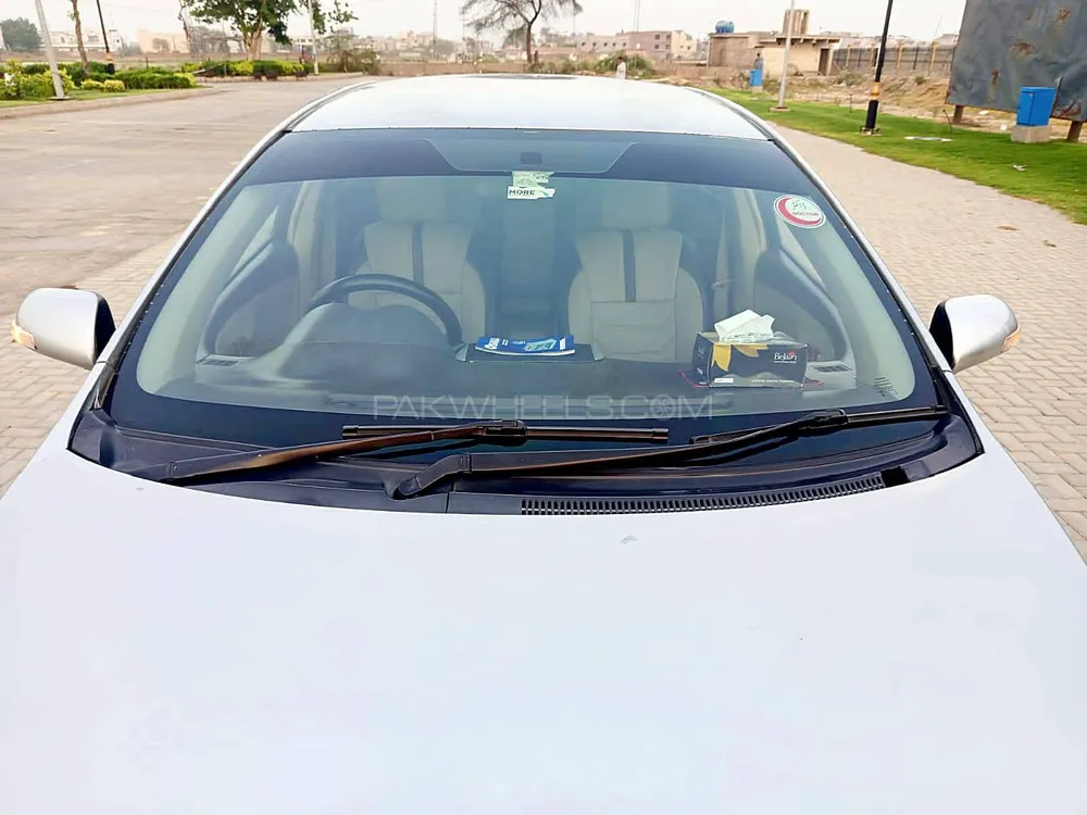 Toyota Corolla 2011 for Sale in Faisalabad Image-1