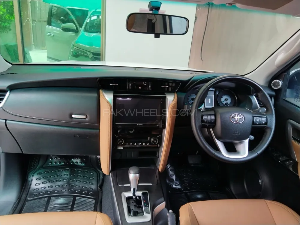 Toyota Fortuner 2020 for Sale in Gujranwala Image-1