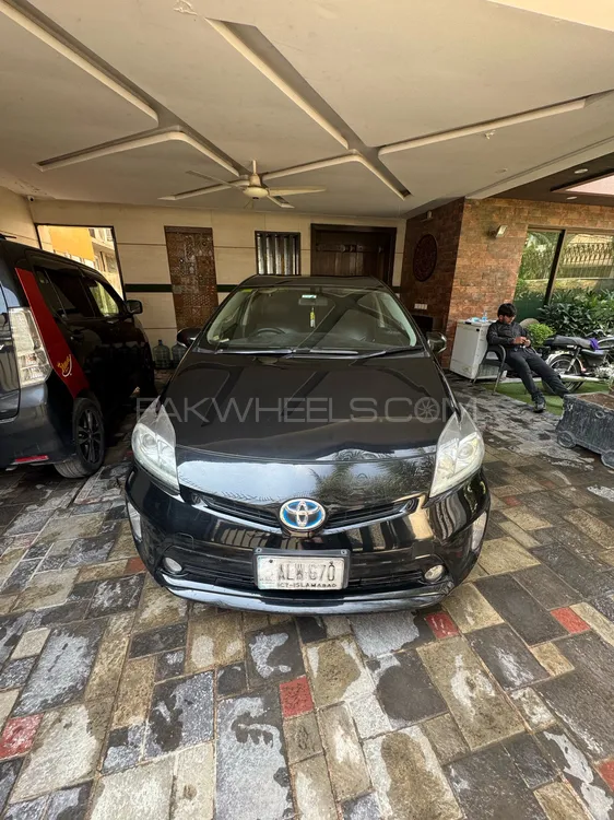 Toyota Prius 2015 for Sale in Lahore Image-1