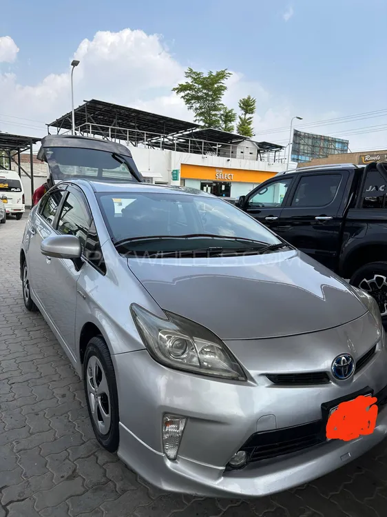 Toyota Prius 2013 for Sale in Multan Image-1