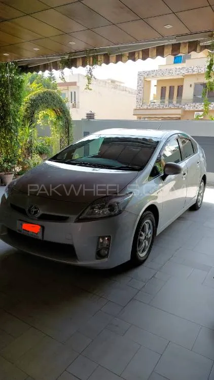 Toyota Prius 2011 for Sale in Islamabad Image-1