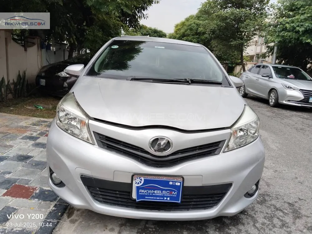 Toyota Vitz 2013 for Sale in Lahore Image-1