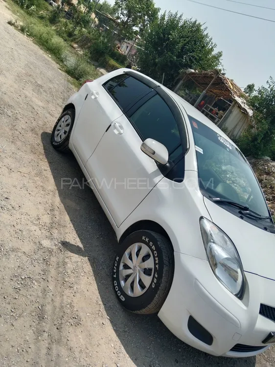 Toyota Vitz 2008 for Sale in Mardan Image-1