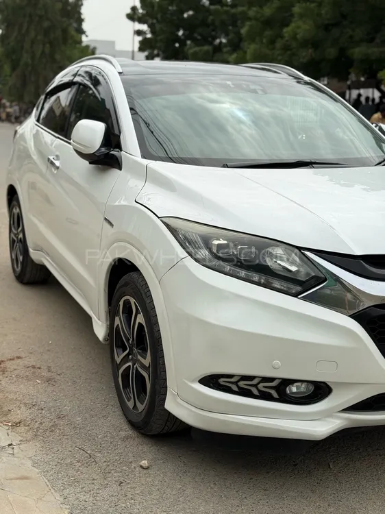 Honda Vezel 2015 for Sale in Karachi Image-1