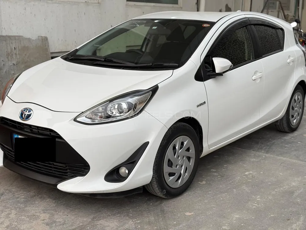 Toyota Aqua 2018 for Sale in Islamabad Image-1