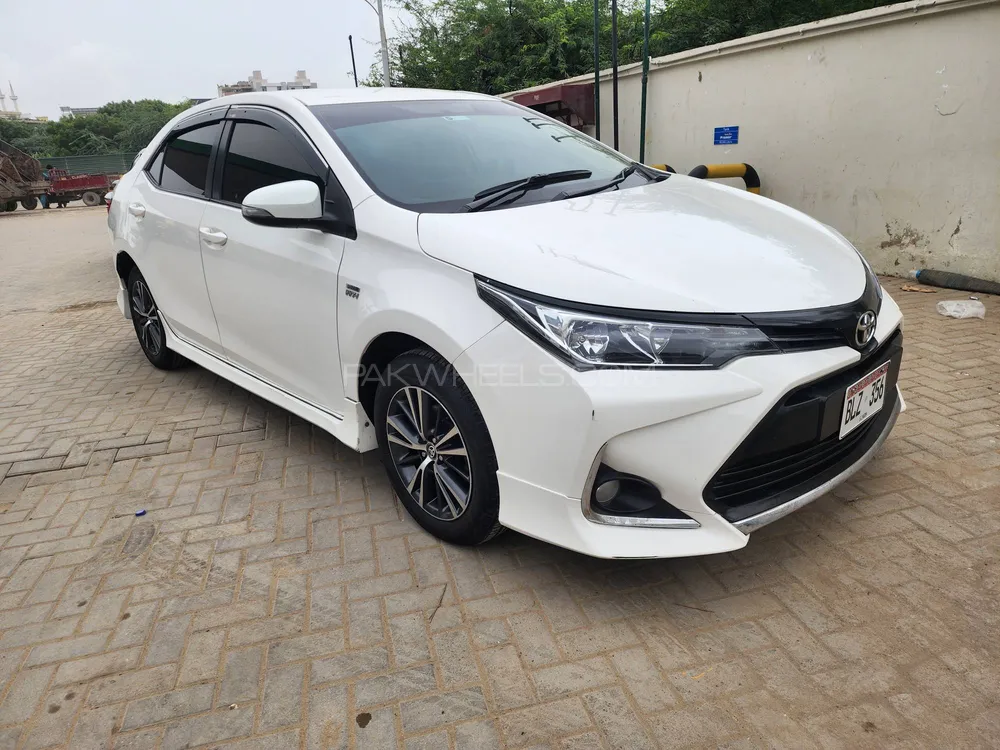 Toyota Corolla 2018 for Sale in Karachi Image-1