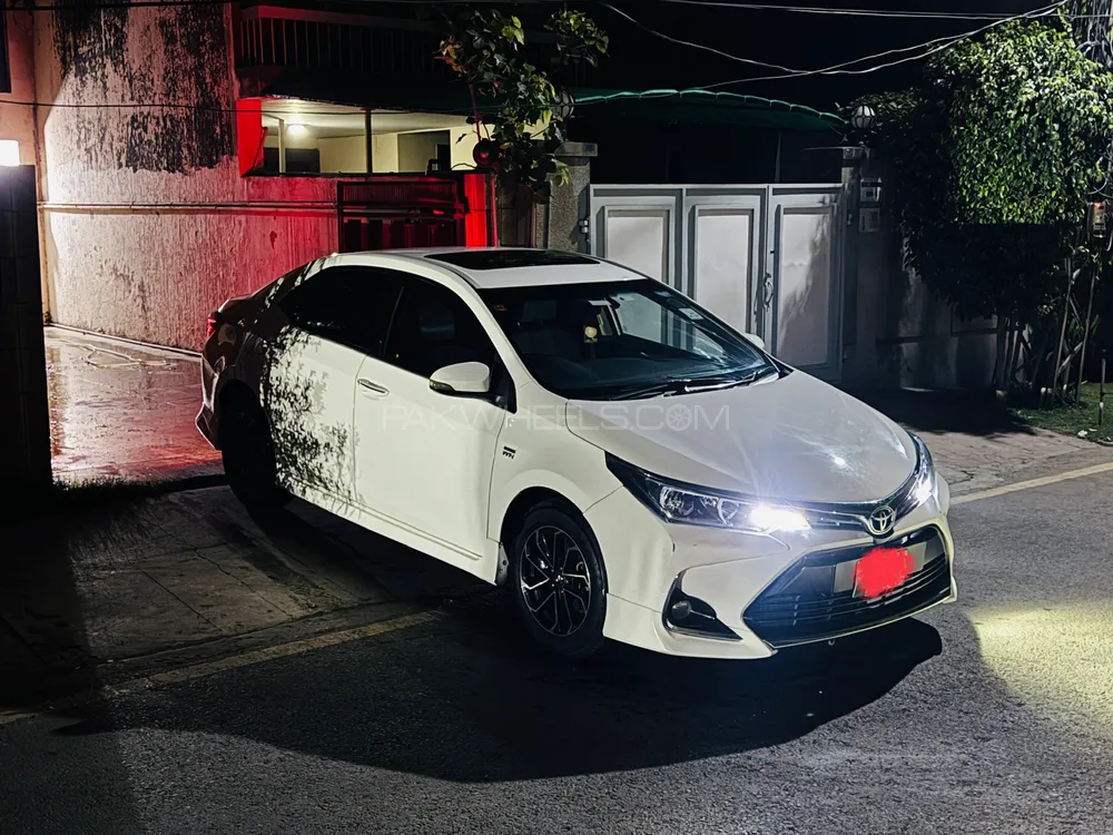 Toyota Corolla 2015 for Sale in Lahore Image-1