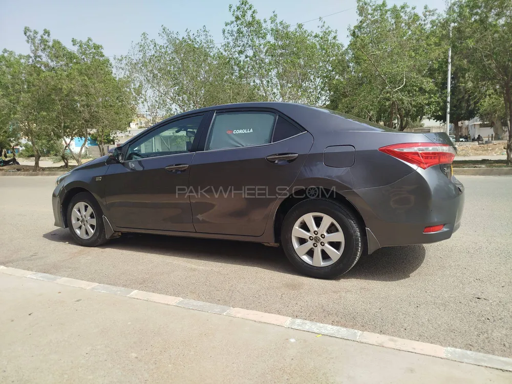 Toyota Corolla 2017 for Sale in Karachi Image-1