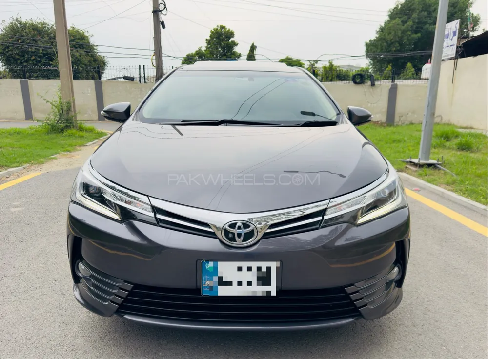 Toyota Corolla 2018 for Sale in Islamabad Image-1