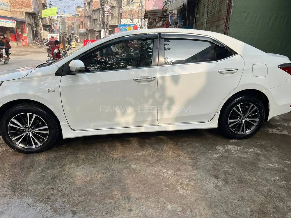 Toyota Corolla 2018 for Sale in Islamabad Image-1