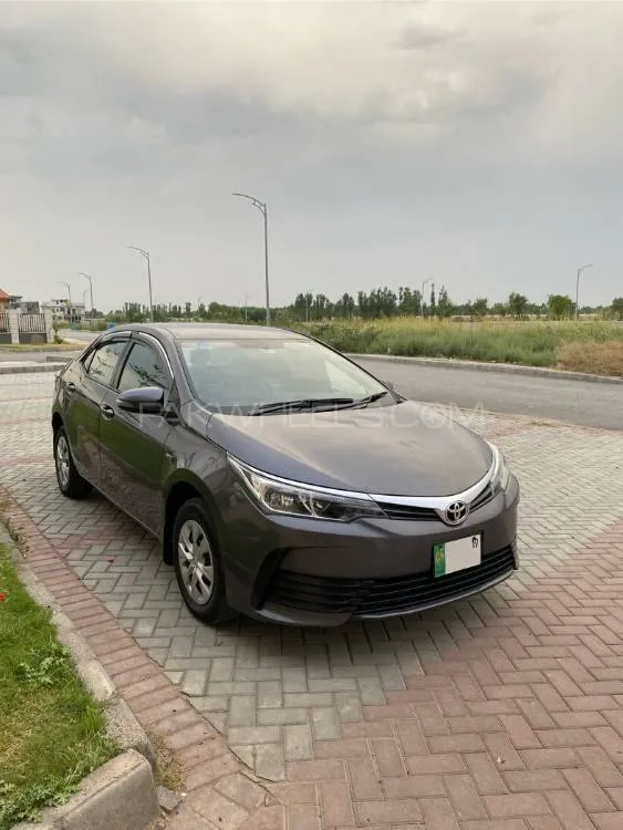 Toyota Corolla 2019 for Sale in Peshawar Image-1