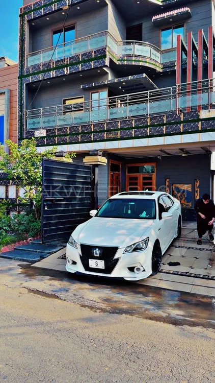 Toyota Crown 2014 for Sale in Lahore Image-1