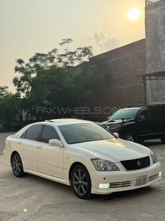 Toyota Crown 2005 for Sale in Islamabad Image-1