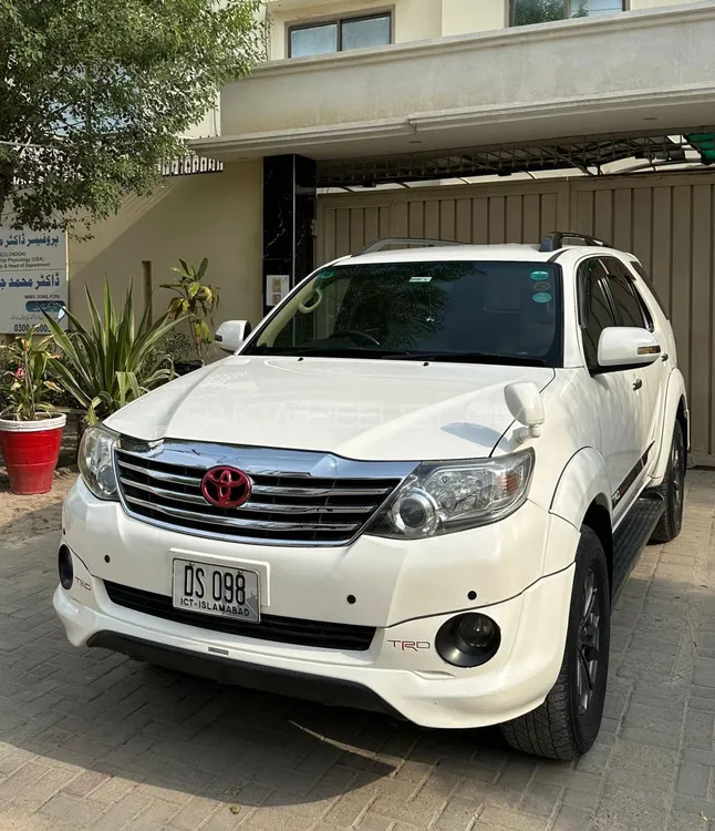 Toyota Fortuner 2015 for Sale in Bahawalpur Image-1