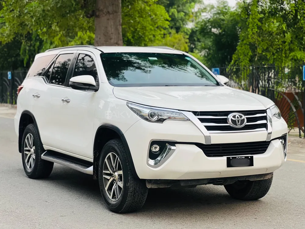 Toyota Fortuner 2019 for Sale in Faisalabad Image-1