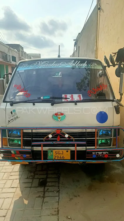 Toyota Hiace 2000 for Sale in Shahpur Saddar Image-1
