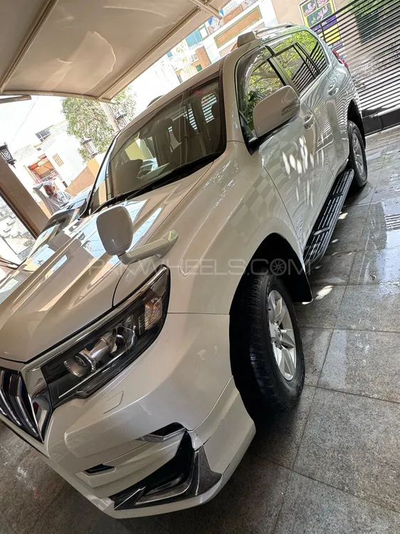 Toyota Prado 2017 for Sale in Lahore Image-1