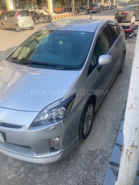Toyota Prius 2010 for Sale in Islamabad Image-1